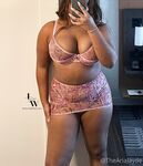 Belle Jade avec gros seins