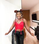 VENDEUSE DE SEXE SUR LES RESEAUX 1