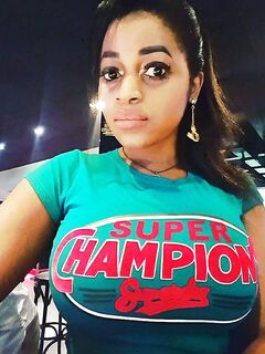 VENDEUSE DE SEX SUR RESEAUX -CHAMPIONNE SUR LE MAILLOT
